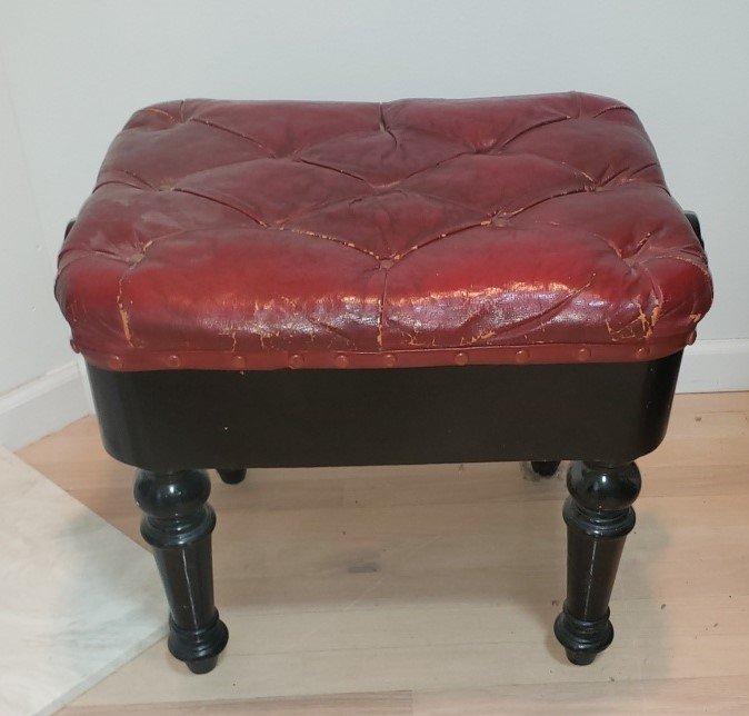Vintage Adjustable Piano Stool: Vintage Adjustable Piano Stool 18"x20"