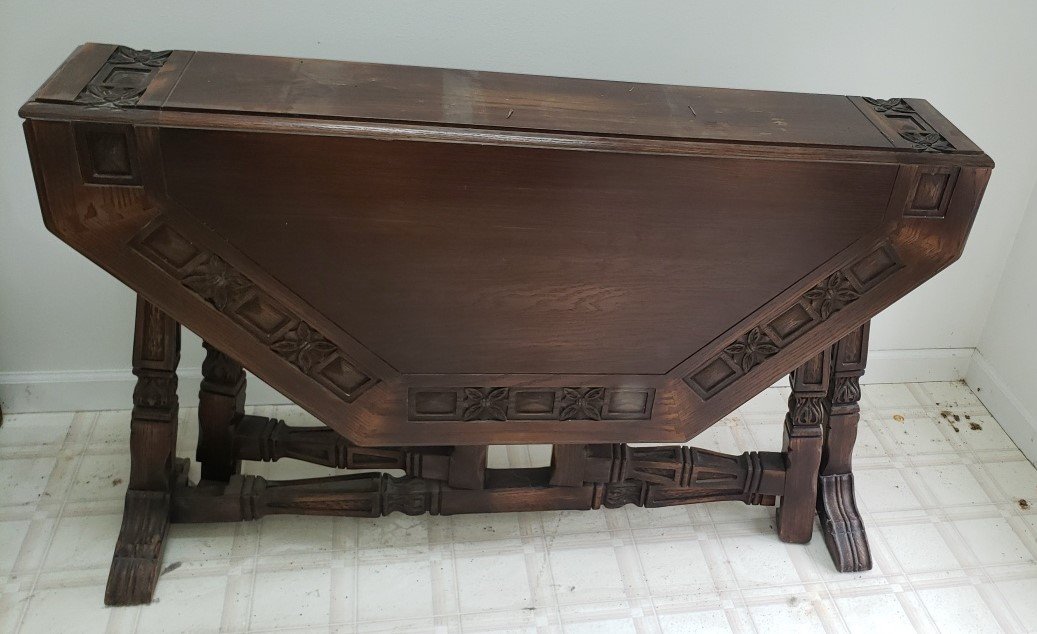 Carved Mahogany Drop Leaf Table: Carved Mahogany Drop Leaf Table