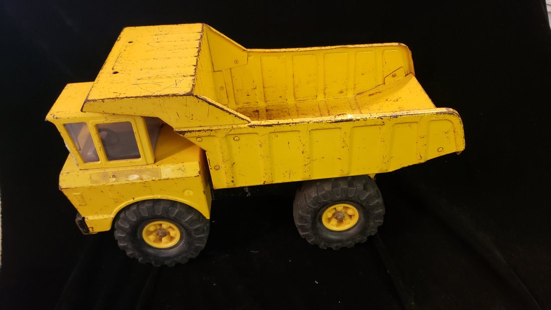 Vintage Metal Tonka Dump Truck: Vintage Metal Tonka Dump Truck