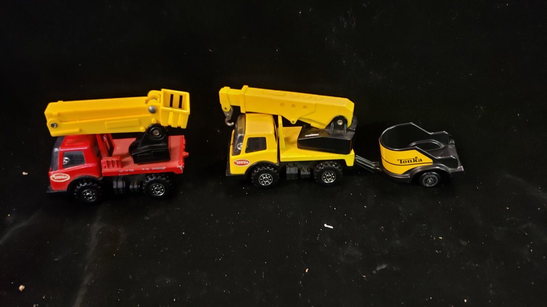 Tonka Bucket Truck and Tonka Crane Tuck with Trailer: Tonka Bucket Truck and Tonka Crane Tuck with Trailer