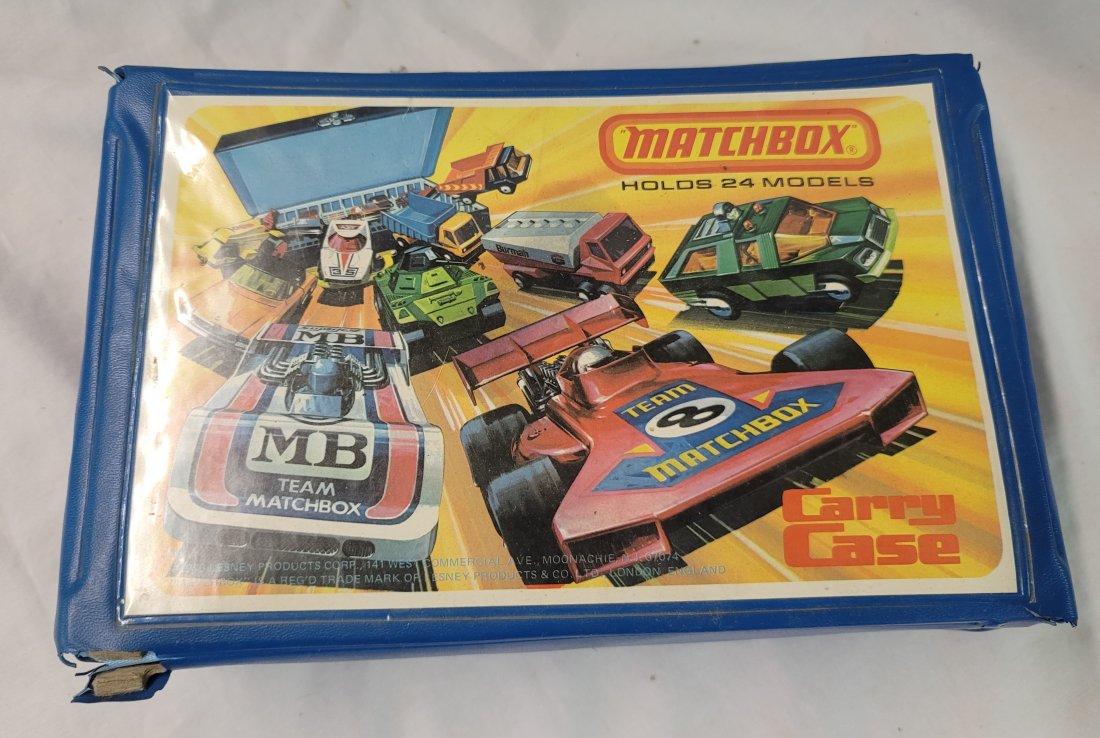 1976 Lesney Matchbox Case with 24 DIe Cast Cars,: 1976 Lesney Matchbox Case with 24 Hotwheels, Matchbox, Tomica and Other Die Cast Cars