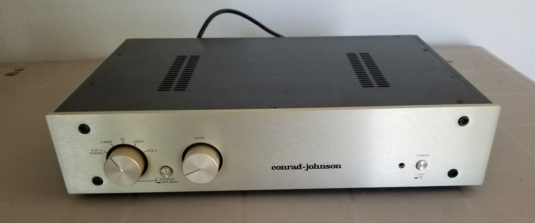Conrad-Johnson PV10A Stereo Tube Preamplifier (1 of 5)
