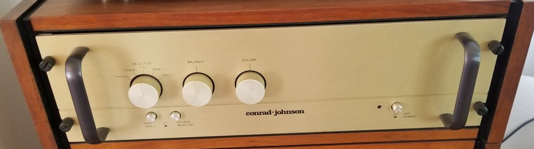 Conrad-Johnson PV10A Stereo Tube Preamplifier (1 of 3)