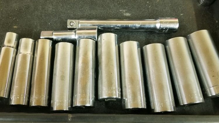 Craftsman SAE 1/2" Drive Extensions and Sockets (1 of 3)