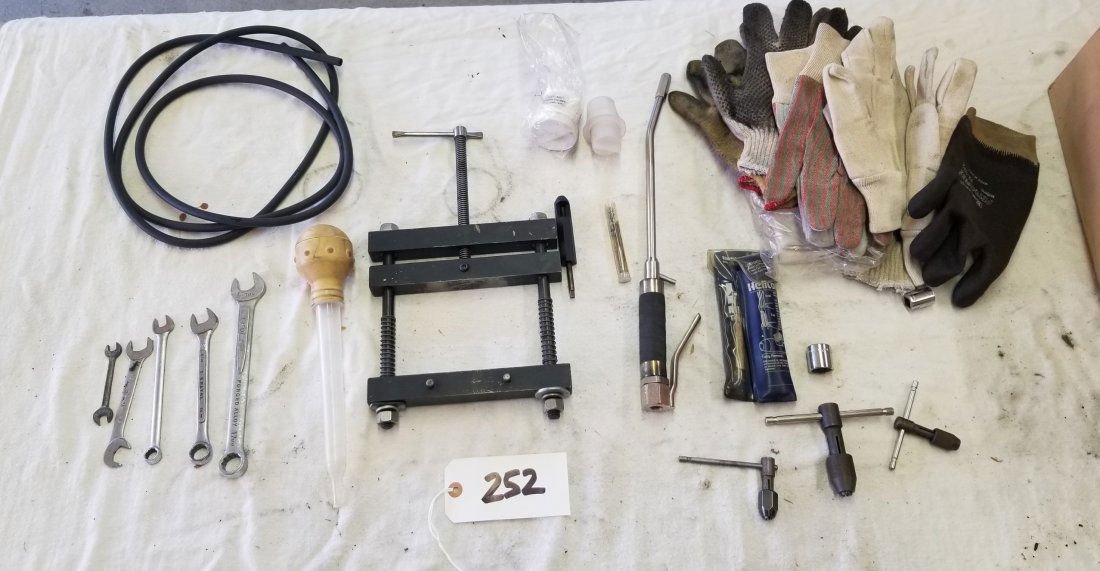 Vise, Tap Wrench, Heli-Coil Tools, Wrenches, Gloves (1 of 6)