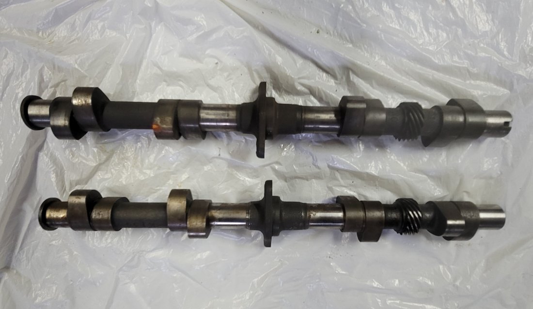 2 Honda 750 Camshafts: 2 Honda 750 Camshafts