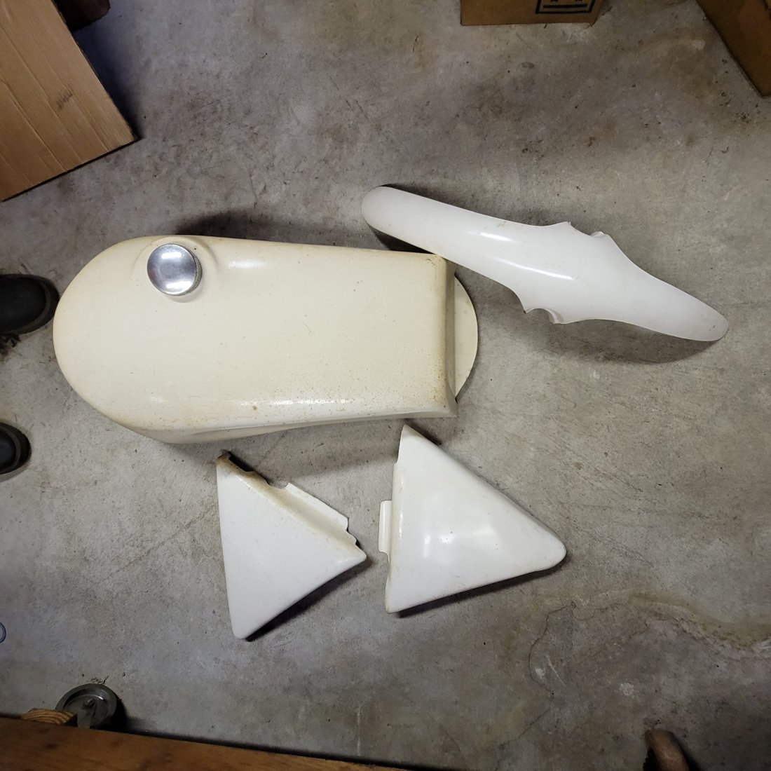 Motorcycle Tank, Fender, Side Panels: Motorcycle Tank, Fender, Side Panels