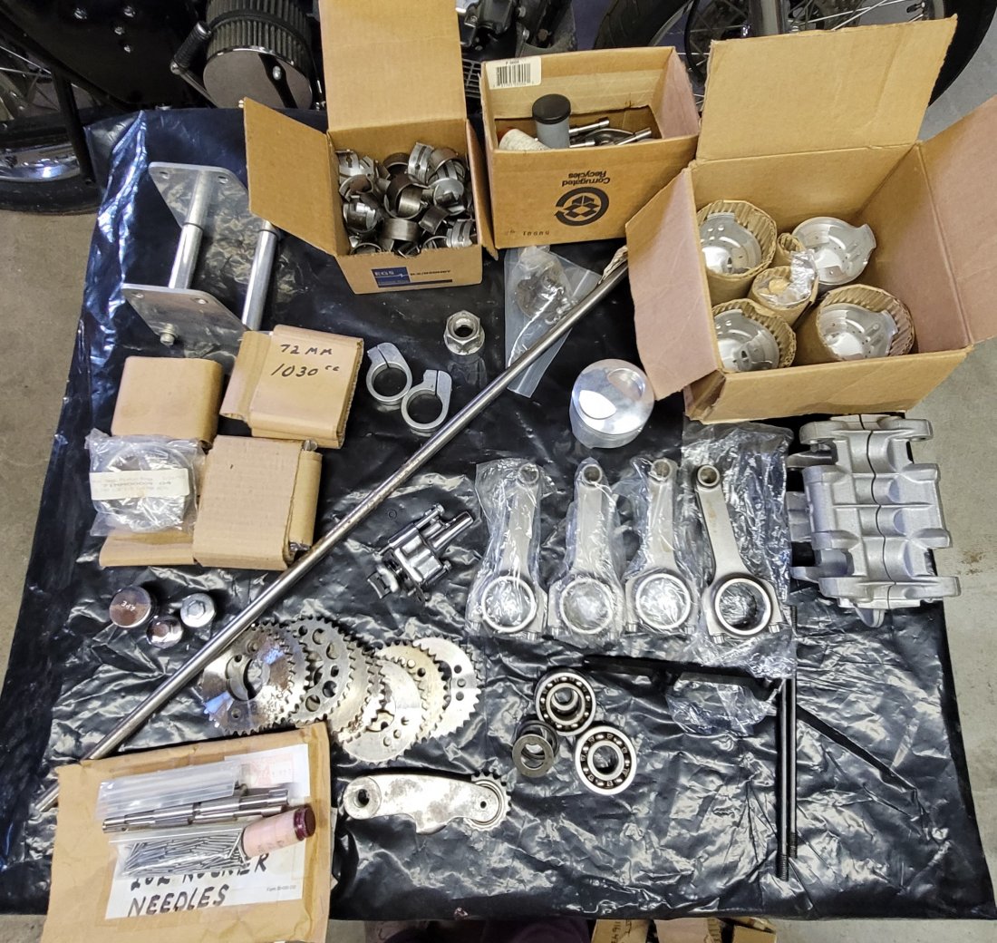 Pistons, Connecting Rods, Rings, Gears, Brackets, Misc (1 of 10)