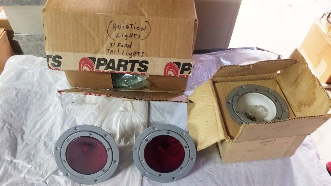 1931 Ford Aviation Tail Lights 2 Red, 1 with No Lens (1 of 6)
