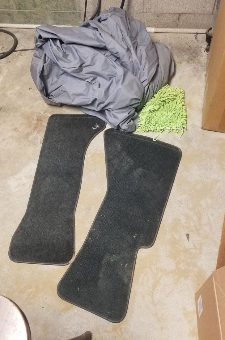Floor Mats, Car Cover, Dust Cloth (1 of 4)