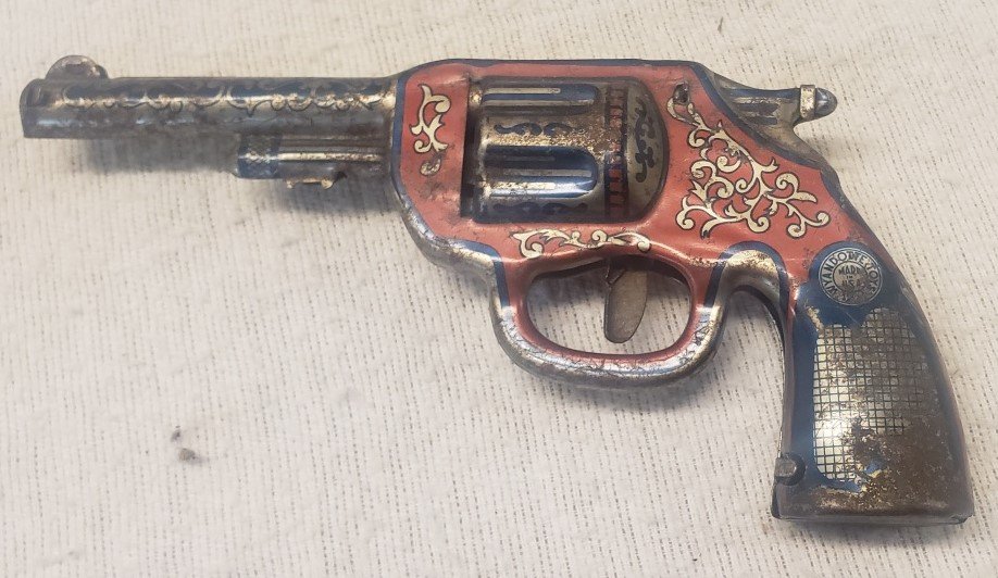 Wyandotte Toys Tin Litho Clicker Gun: Wyandotte Toys Tin Litho Clicker Gun