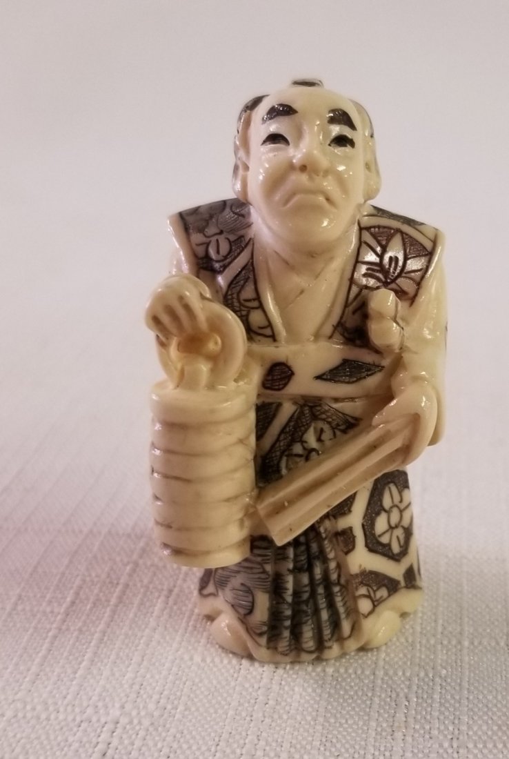 Oriental Carved Signed Netsuke: Oriental Carved Signed Netsuke 2"