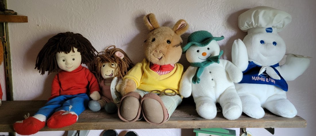 Arthur, D.W., Pillsbury Dough Boy & Other Stuffed Toys: Arthur, D.W., Pillsbury Dough Boy and Other Stuffed Toys