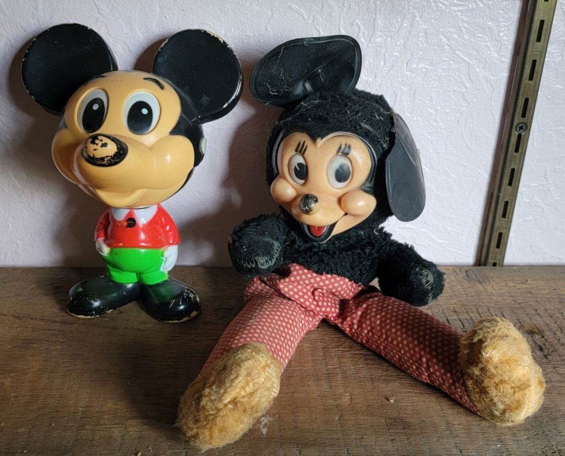 Vintage Mickey Mouse Pull Toy and Stuffed Toy: Vintage Mickey Mouse Pull Toy and Stuffed Toy