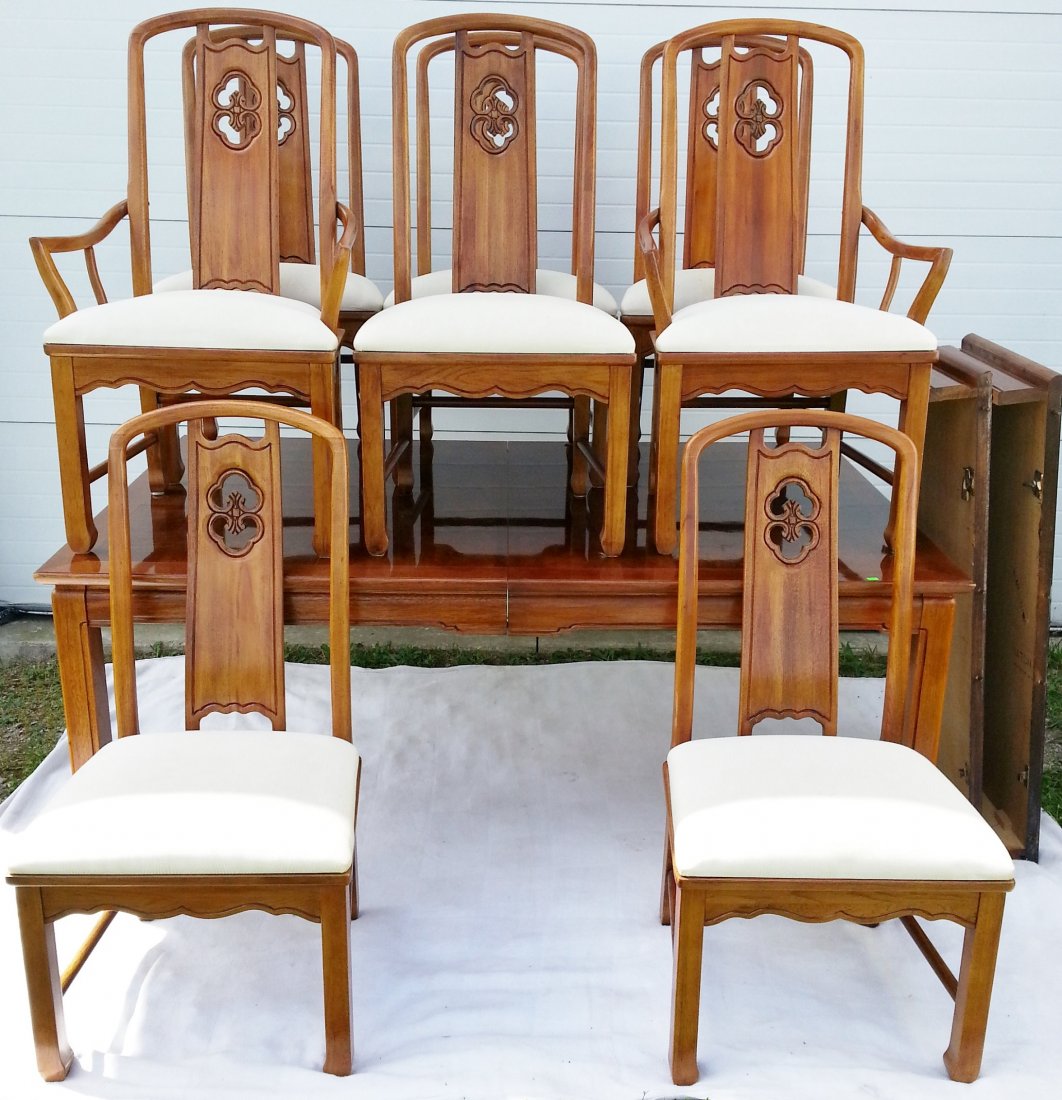 Thomasville Mahogany Dining Table & Chairs: Thomasville Mahogany Dining Table & Chairs