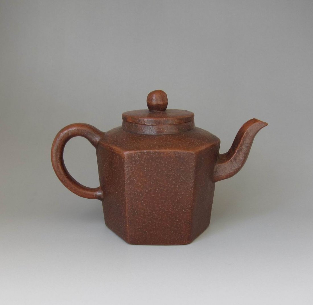 Chinese Antique Yixing Zi Sha Clay Teapot: Chinese Antique Yixing Zi Sha Clay Teapot Chen Wenbo Mark , Chen Wenbo Chinese Qing Pottery Masters. total height 11cm , total length 17.5cm