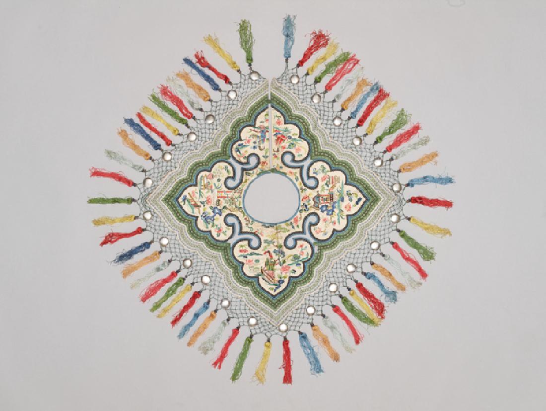 AN EMBROIDERED LADY'S CLOUD COLLAR, QING (1 of 4)