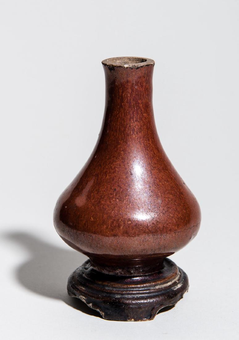 SMALL VASE WITH BASE (1 of 4)