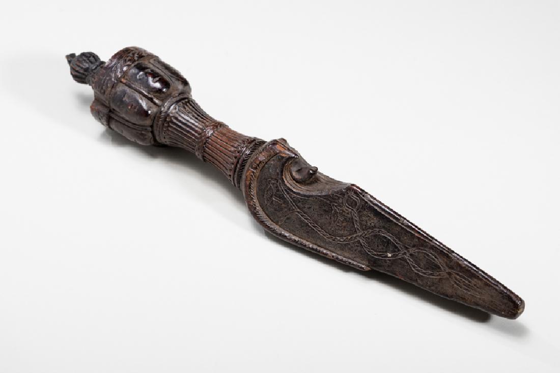 GHOST DAGGER WITH HEADS OF PROTECTIVE DIVINITIES (1 of 5)