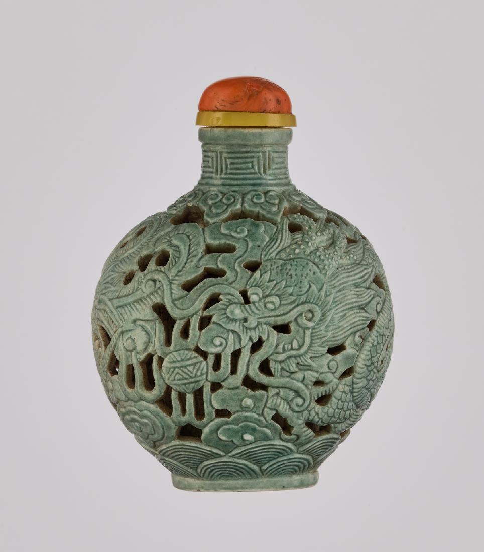 A RETICULATED 'DRAGON & PHOENIX' PORCELAIN SNUFF BOTTLE (1 of 6)