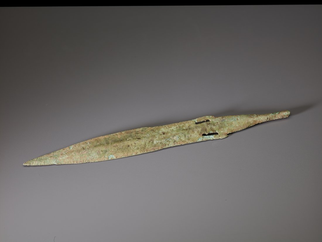 A DONG SON CULTURE SPEAR HEAD (1 of 7)