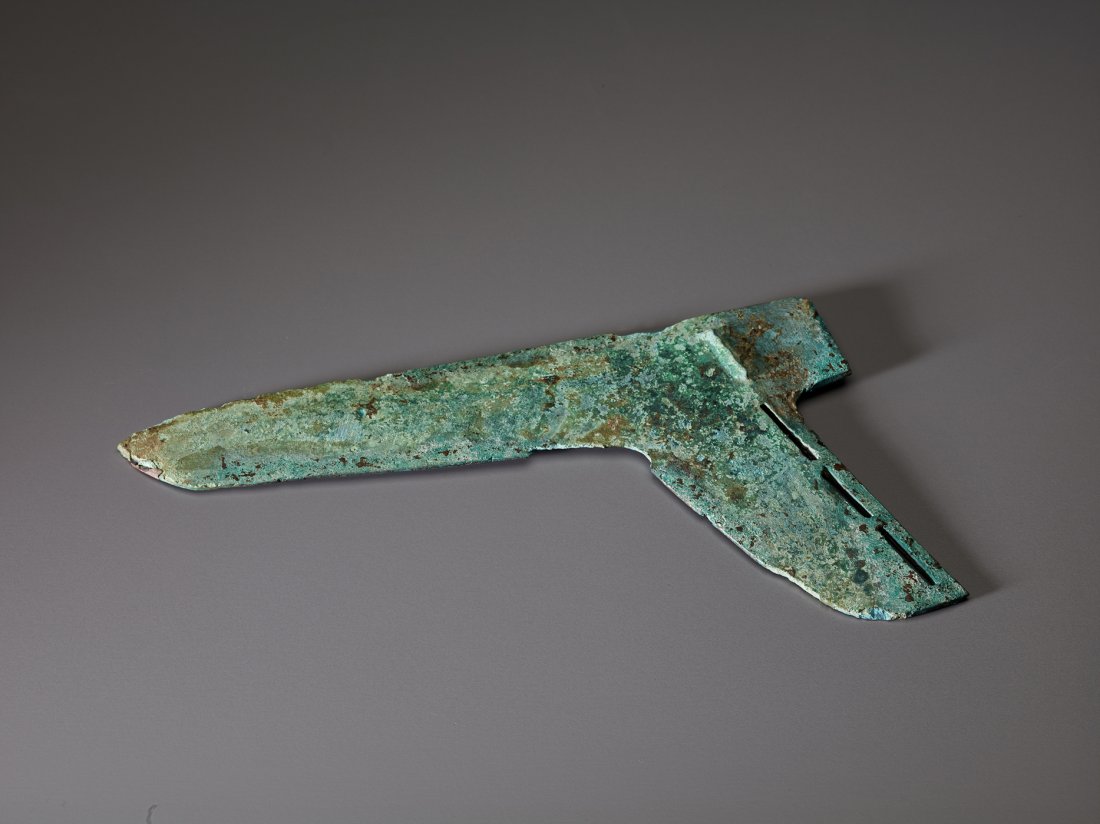 A DONG SON CULTURE GE DAGGER AXE (1 of 6)