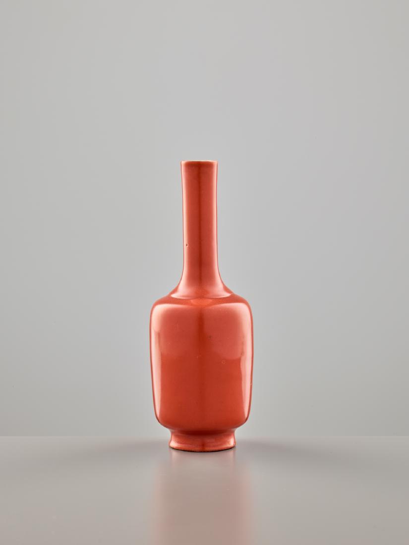 A BOTTLE SHAPE CORAL GLAZE PORCELAIN VASE, 18 -19c. (1 of 6)