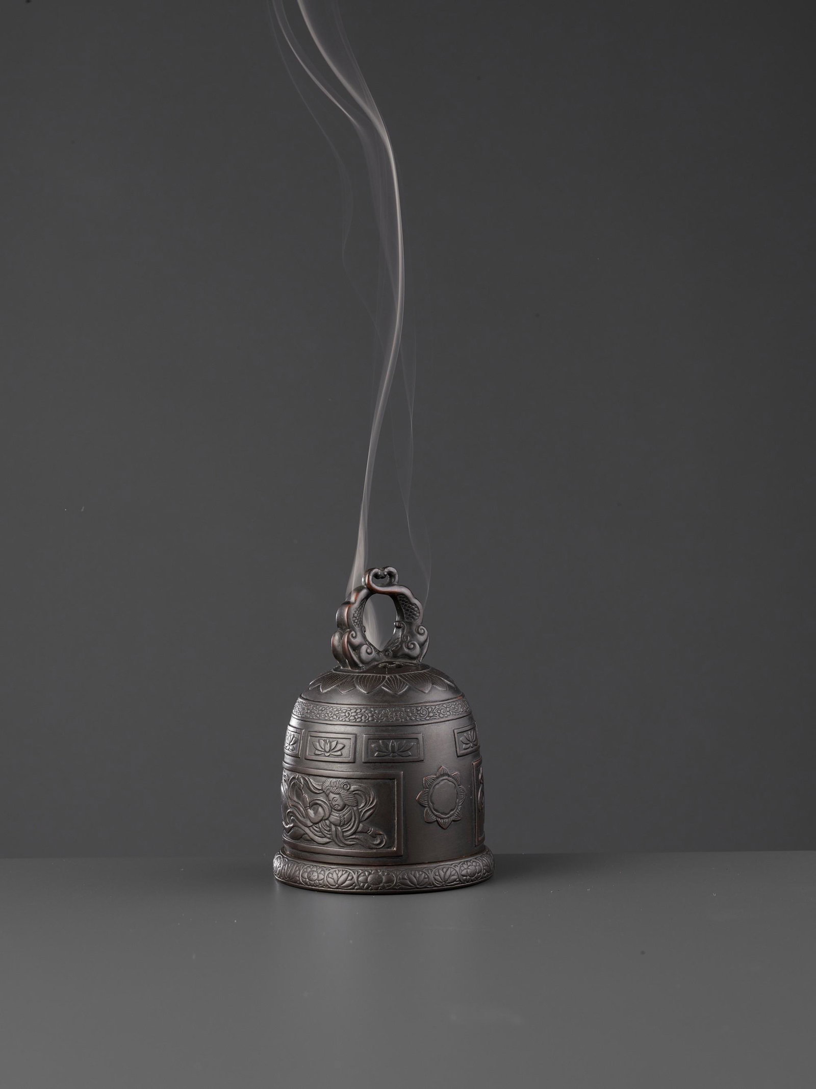 SHIBATA ZESHIN: A RARE AND FINE KORO OF A TEMPLE BELL: SHIBATA ZESHIN: A RARE AND FINE KORO OF A TEMPLE BELL By Shibata Zeshin (1807-1891), signed Zeshin Japan, late 19th century, Edo period (1615-1868) or Meiji period (1868-1912) The lidded koro (incense