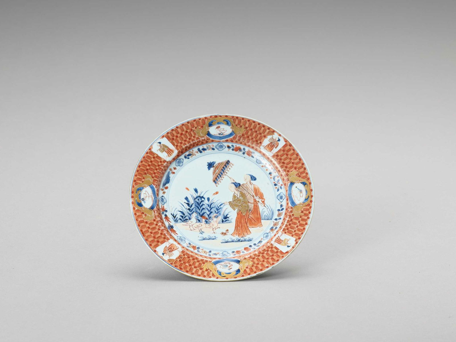 AN IMARI EXPORT PORCELAIN DISH (1 of 4)