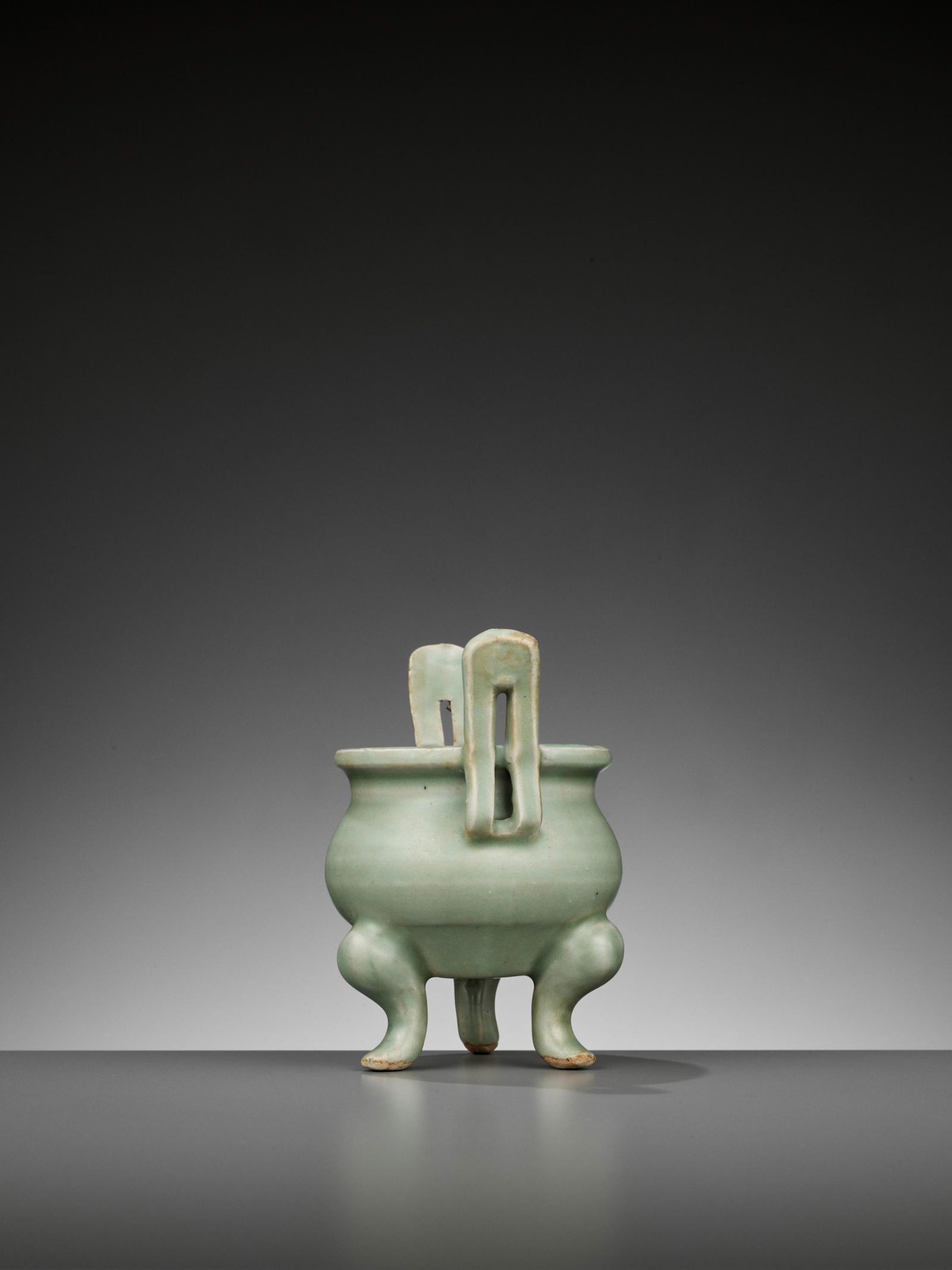 A LONGQUAN CELADON TRIPOD CENSER, YUAN TO MING (1 of 11)