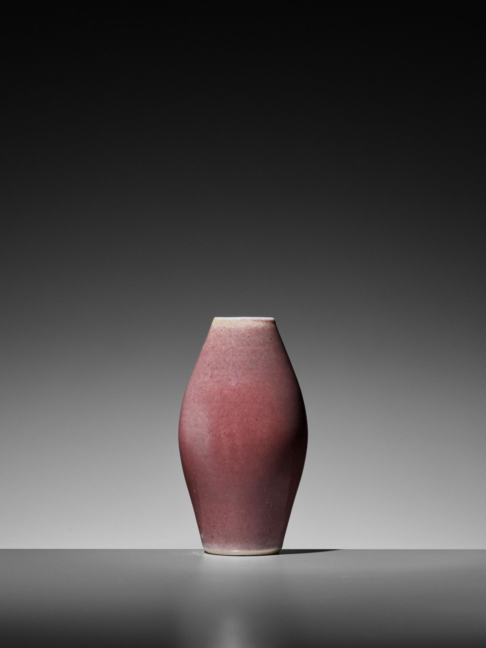A SMALL PEACHBLOOM-GLAZED OVIFORM VASE, QING (1 of 7)