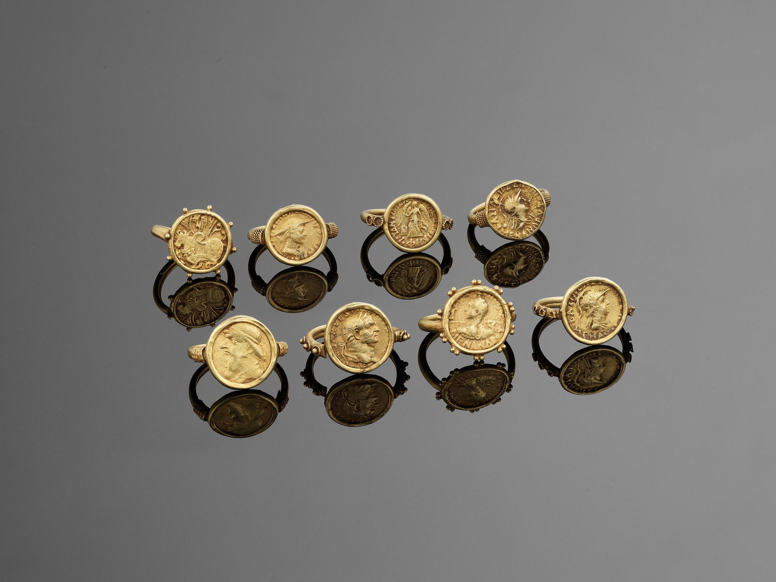 A SET OF EIGHT ANCIENT GANDHARA COIN GOLD RINGS (1 of 14)