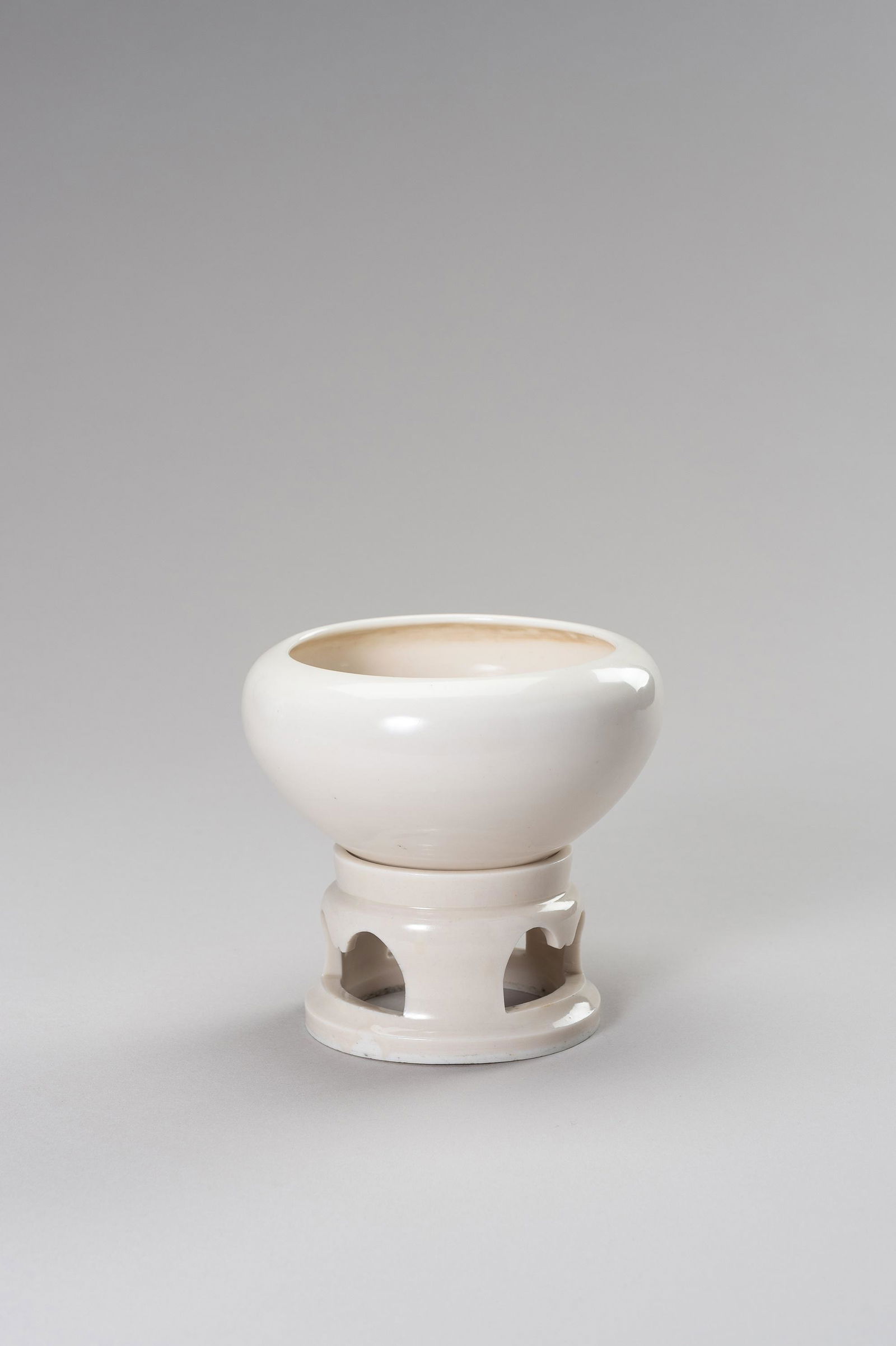 A WHITE GLAZED PORCELAIN BOWL-SHAPED INCENSE BURNER (1 of 9)
