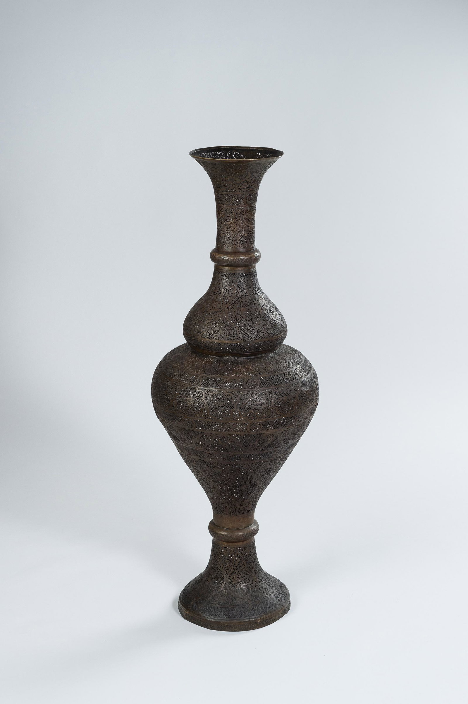 A VERY LARGE PERSIAN RETICULATED BRONZE VASE (1 of 7)