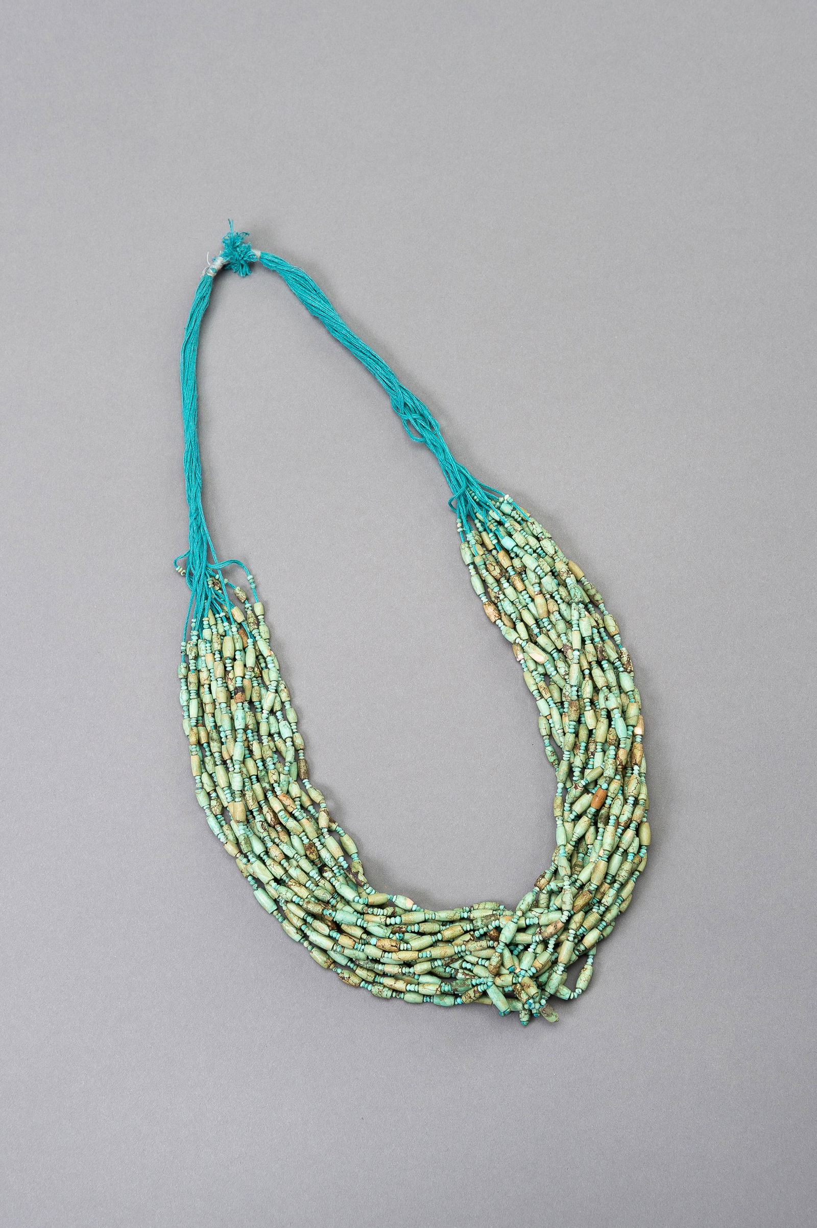 AN ANCIENT BACTRIAN TURQUOISE BEAD NECKLACE (1 of 10)