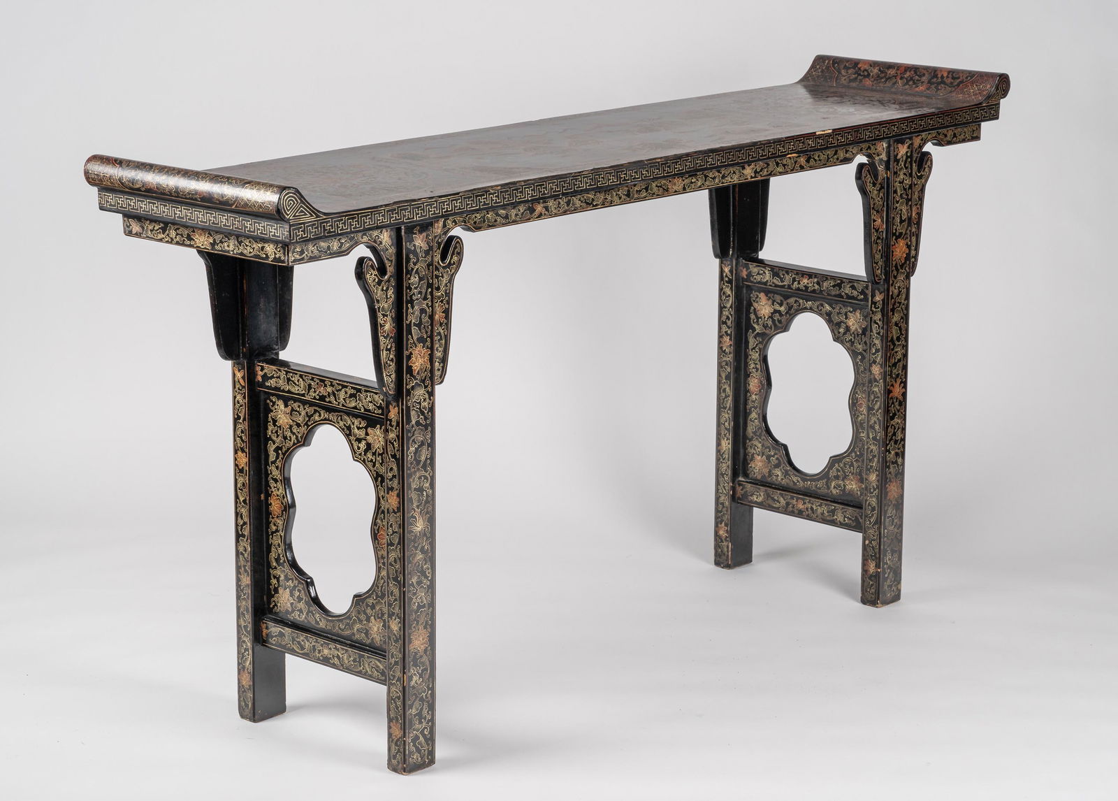 A CHINESE LACQUERED ALTAR TABLE, QING (0044) on Jan 18, 2023 Galerie