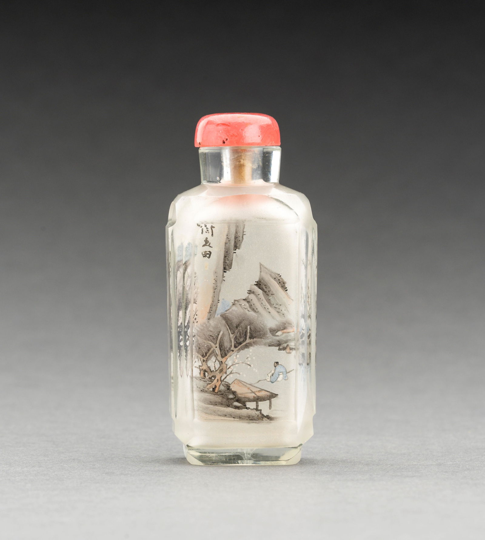 A FACETED INSIDE-PAINTED GLASS SNUFF BOTTLE (1 of 7)