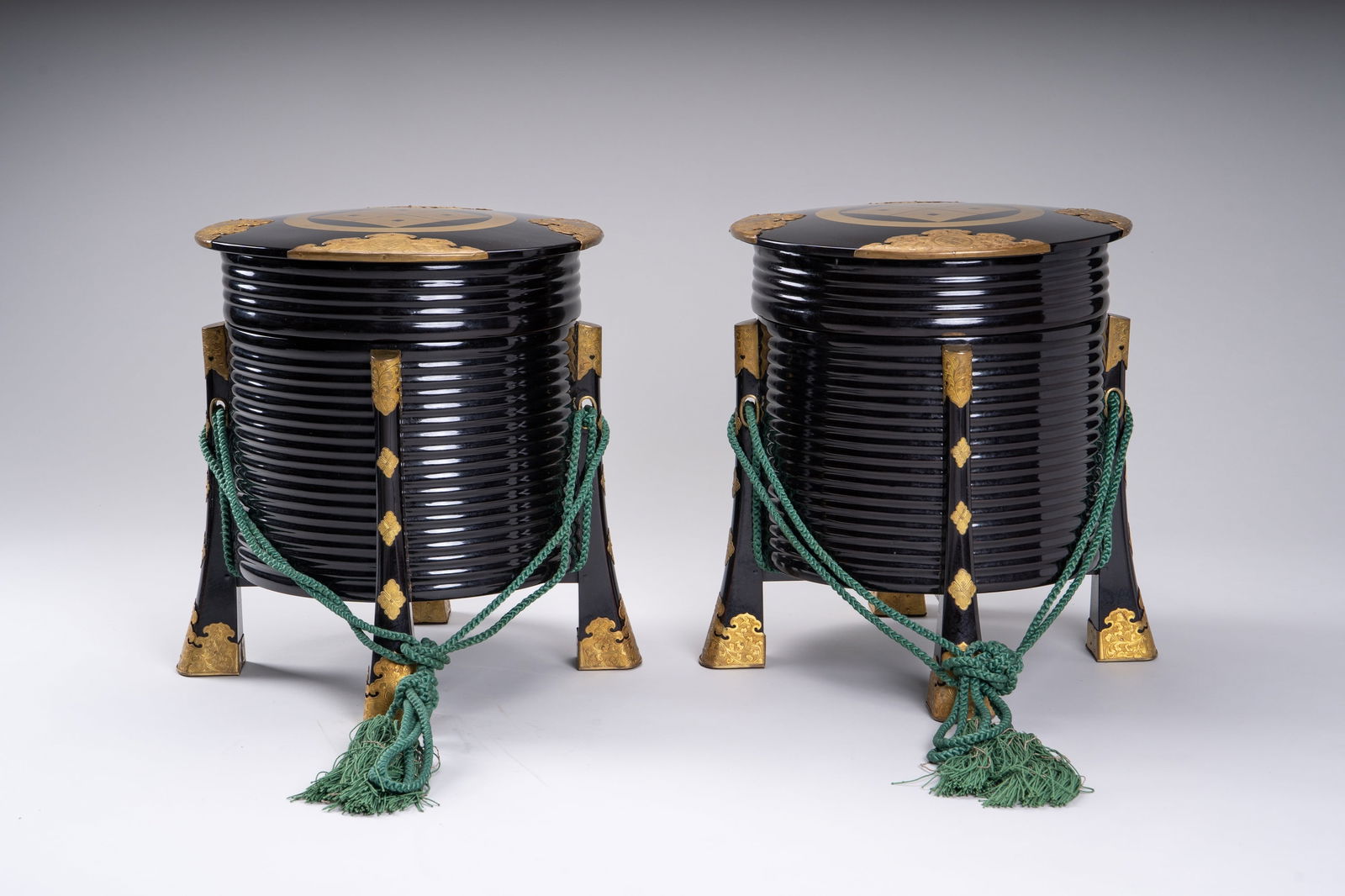 A FINE PAIR OF LACQUER HOKAI (COVERED FOOD CONTAINER) WITH THE TAKEDA CLAN MON (1 of 13)
