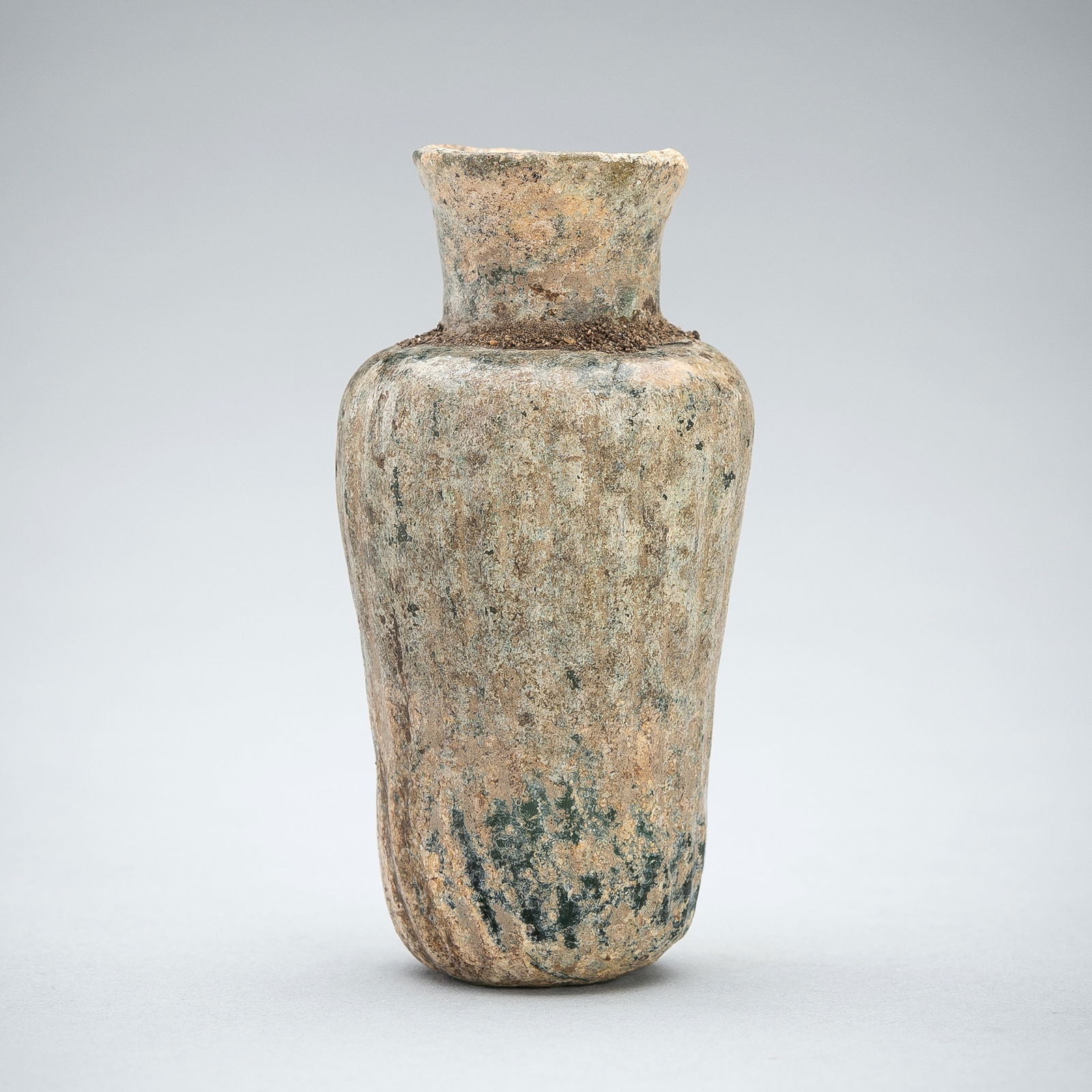 A SMALL ROMAN GLASS BOTTLE, c. 1ST CENTURY AD (1 of 10)