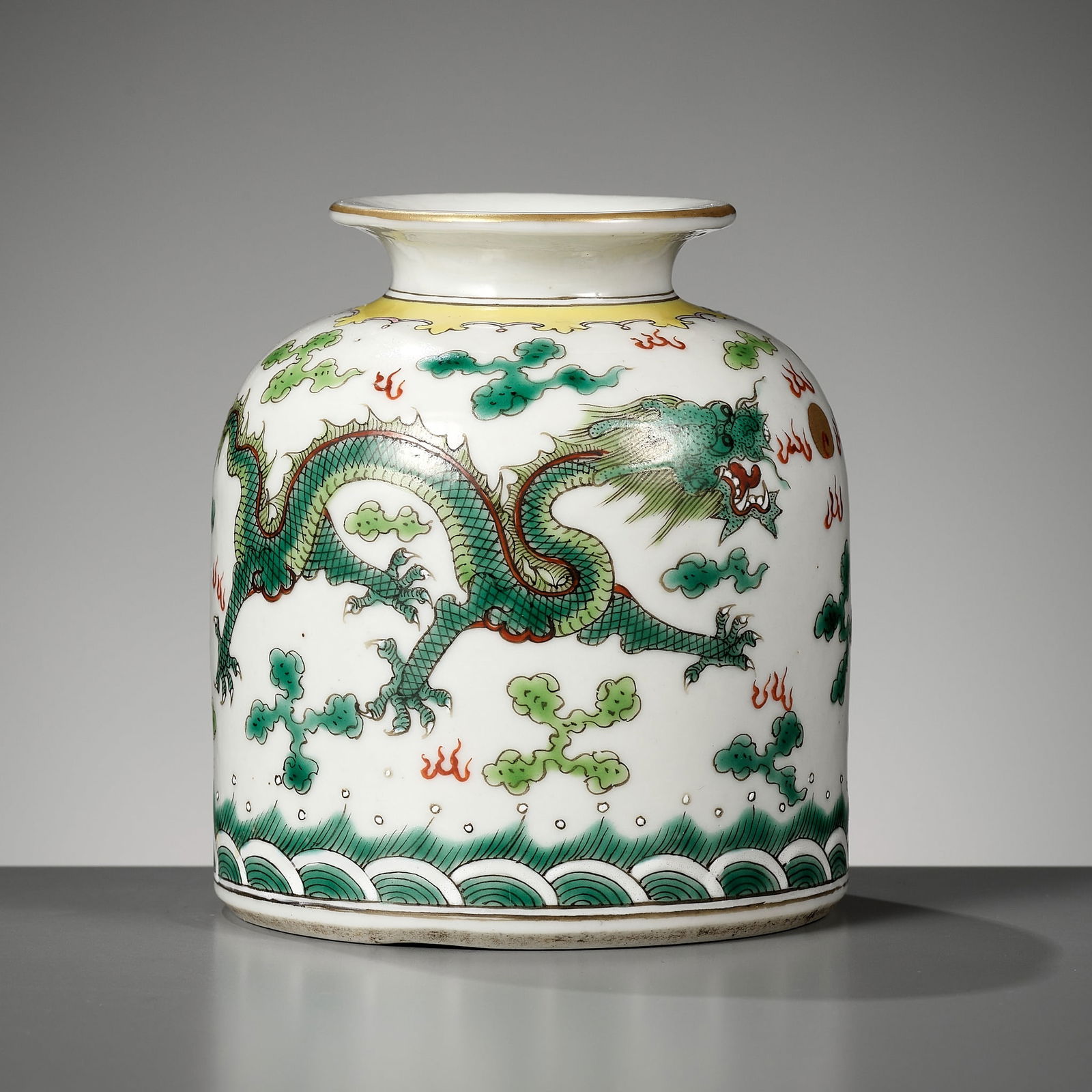 A FAMILLE VERTE 'DRAGON' WATER POT, LATE QING DYNASTY TO EARLY REPUBLIC PERIOD (1 of 11)