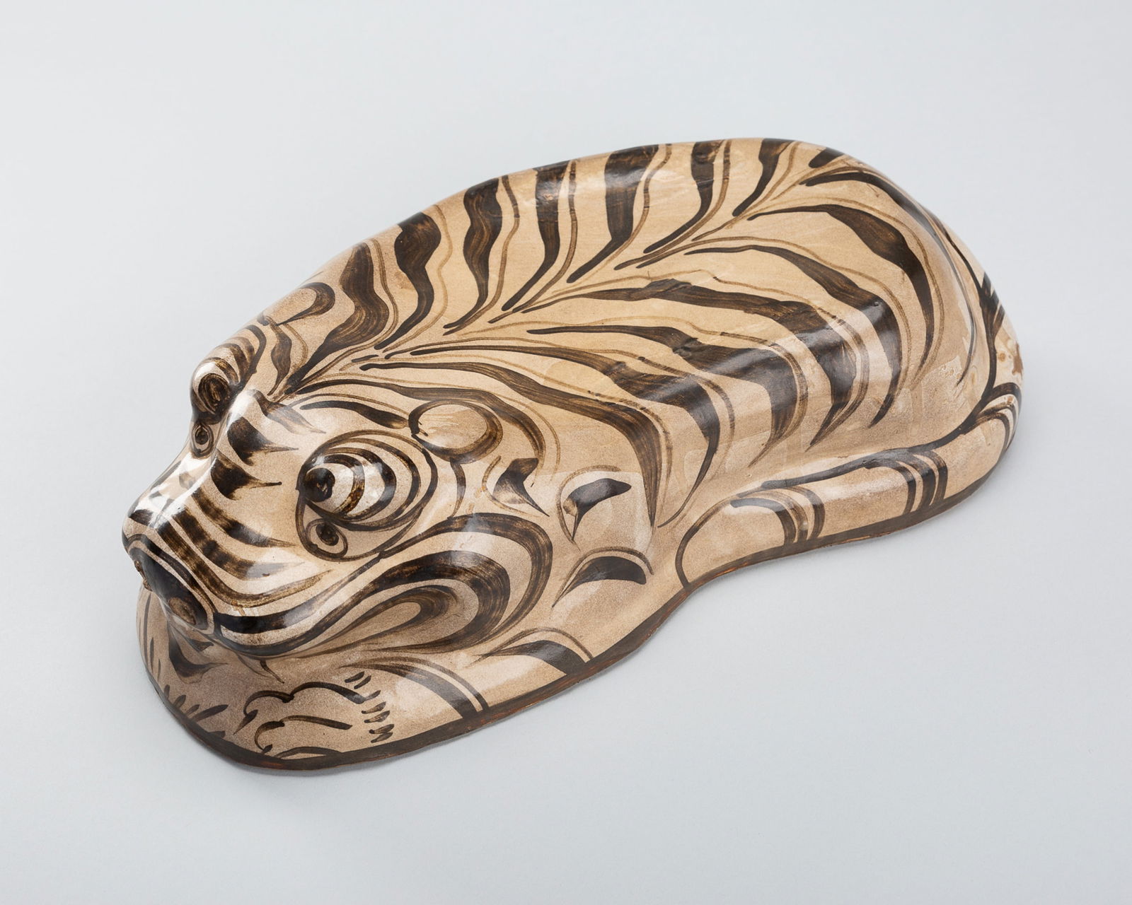 A CIZHOU TIGER-FORM STONEWARE PILLOW (1 of 14)