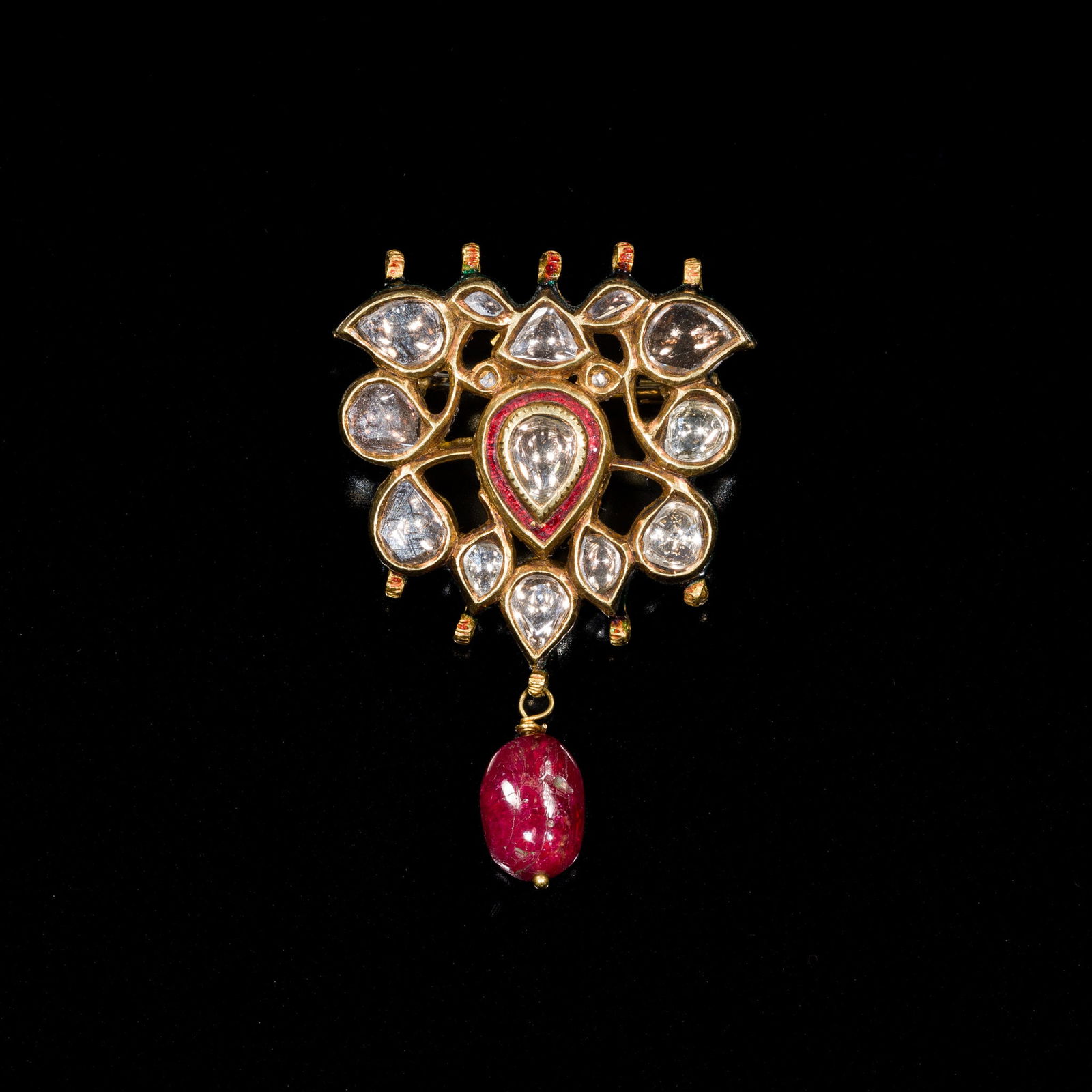AN ENAMELED AND DIAMOND-SET GOLD KUNDAN BROOCH, INDIA, JAIPUR, 18TH-19TH CENTURY (1 of 9)