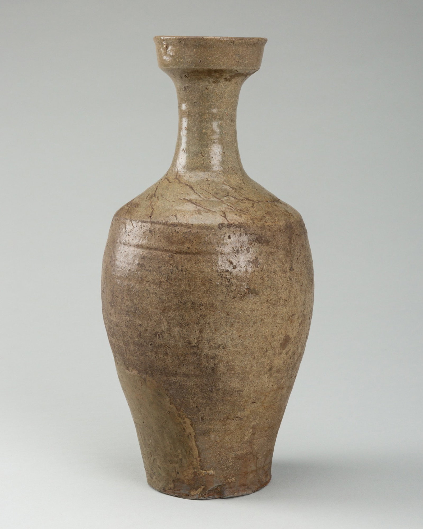 A CELADON GLAZED POTTERY VASE, GORYEO DYNASTY, 12TH CENTURY (1 of 12)