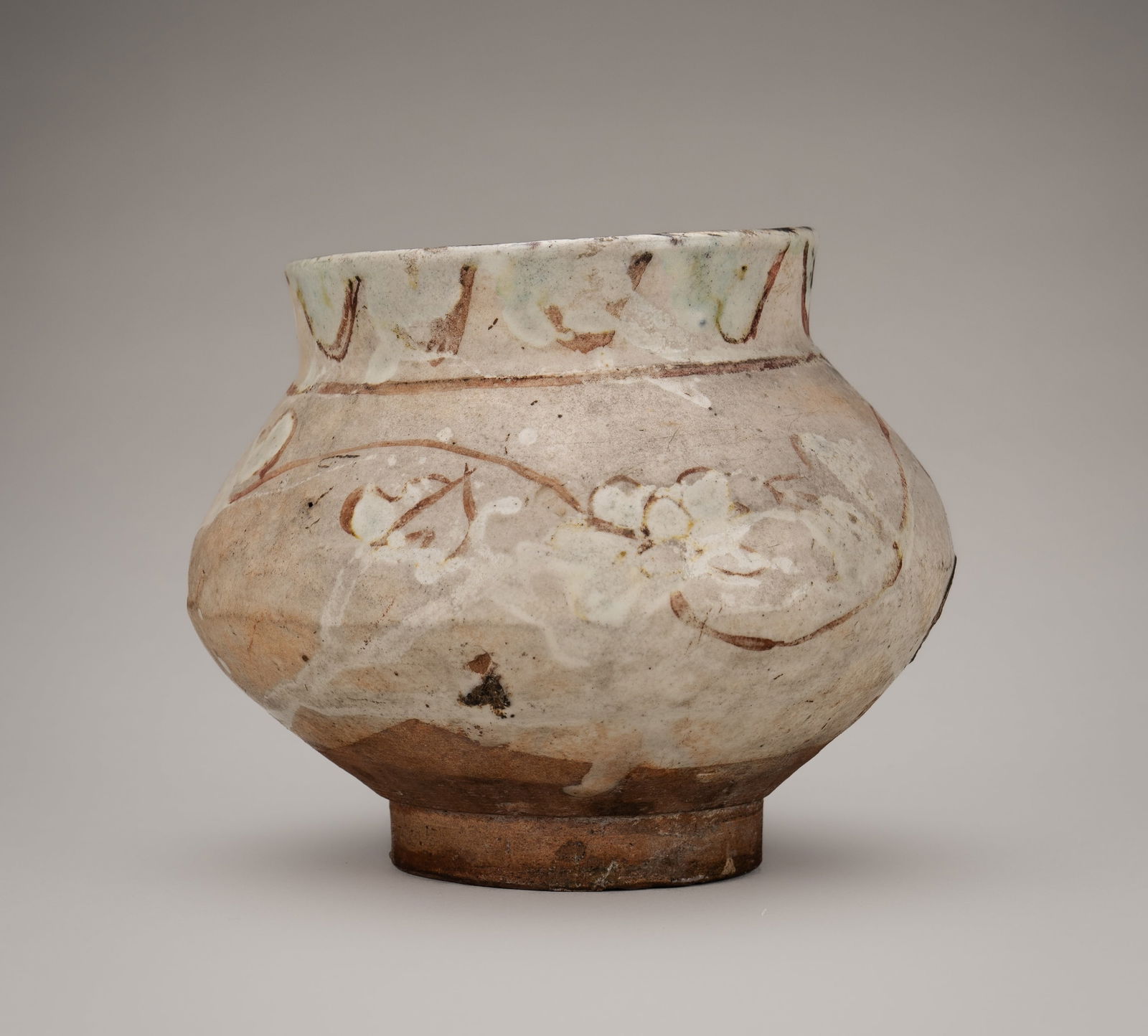 A PAINTED CERAMIC JAR, SONG TO MING DYNASTY (1 of 10)