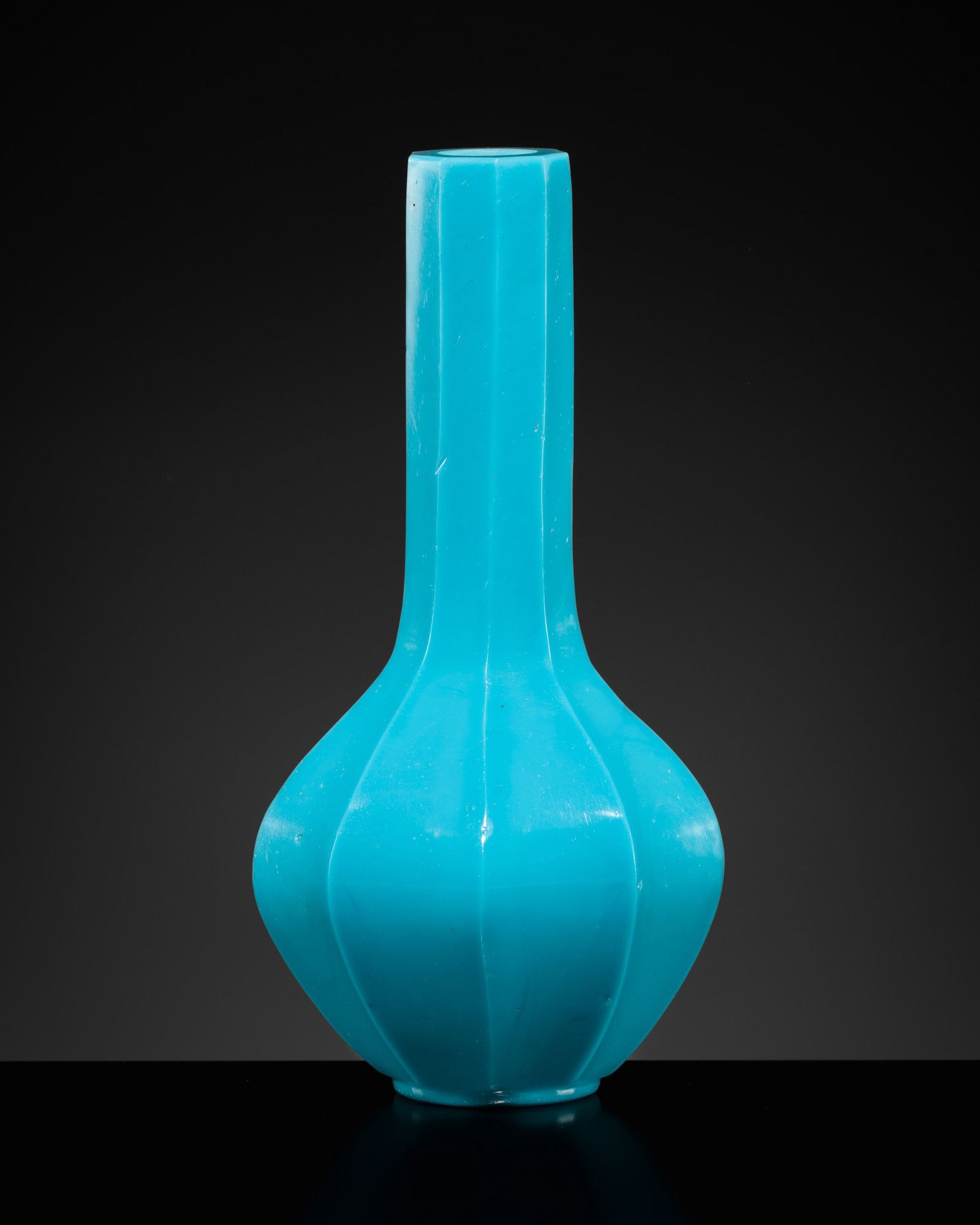 A TURQUOISE GLASS FLUTED BOTTLE VASE, QIANLONG MARK, 18TH-19TH CENTURY (1 of 14)
