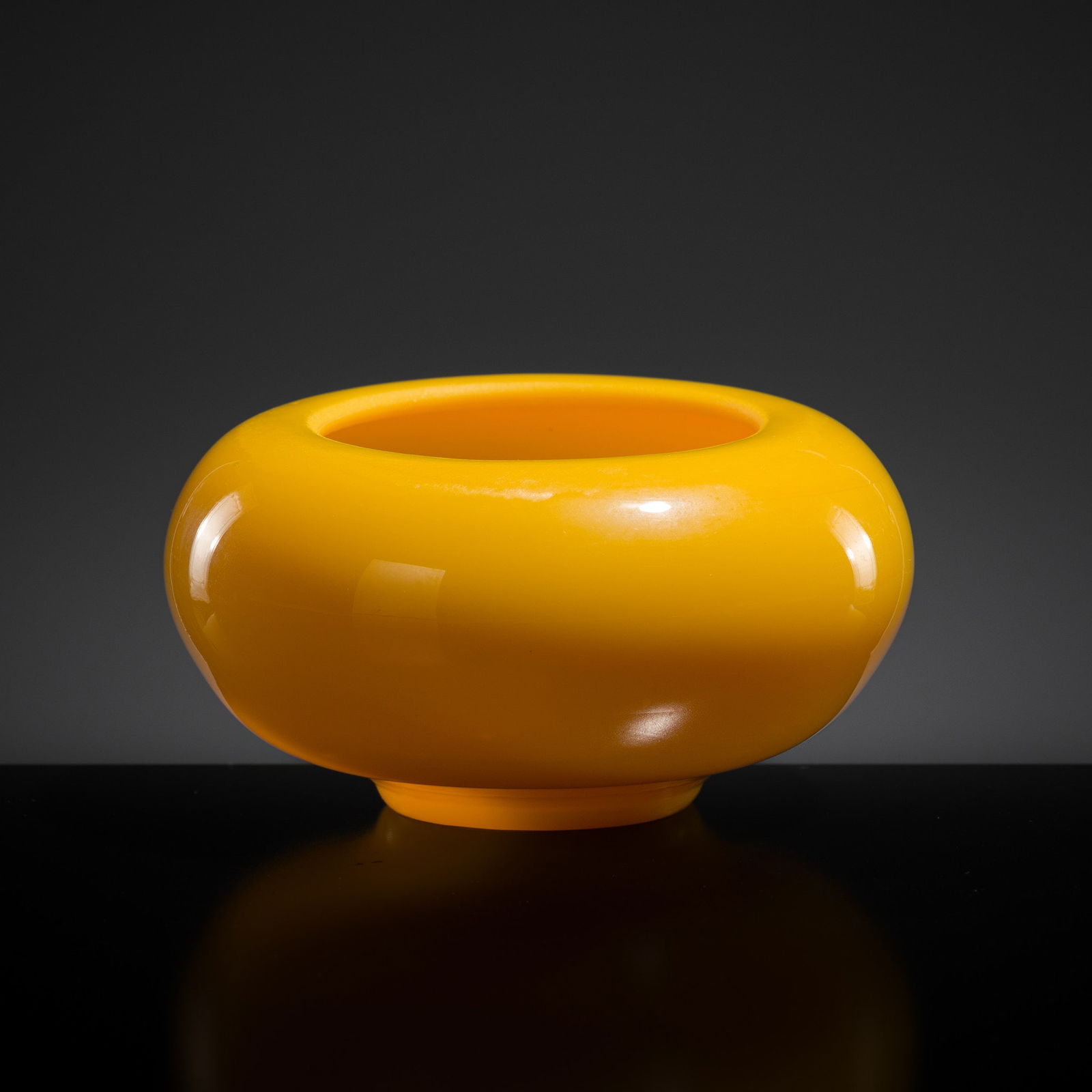 A RARE EGG-YOLK-YELLOW GLASS BRUSH WASHER, JUREN TANG MARK, EARLY 20TH CENTURY (1 of 11)