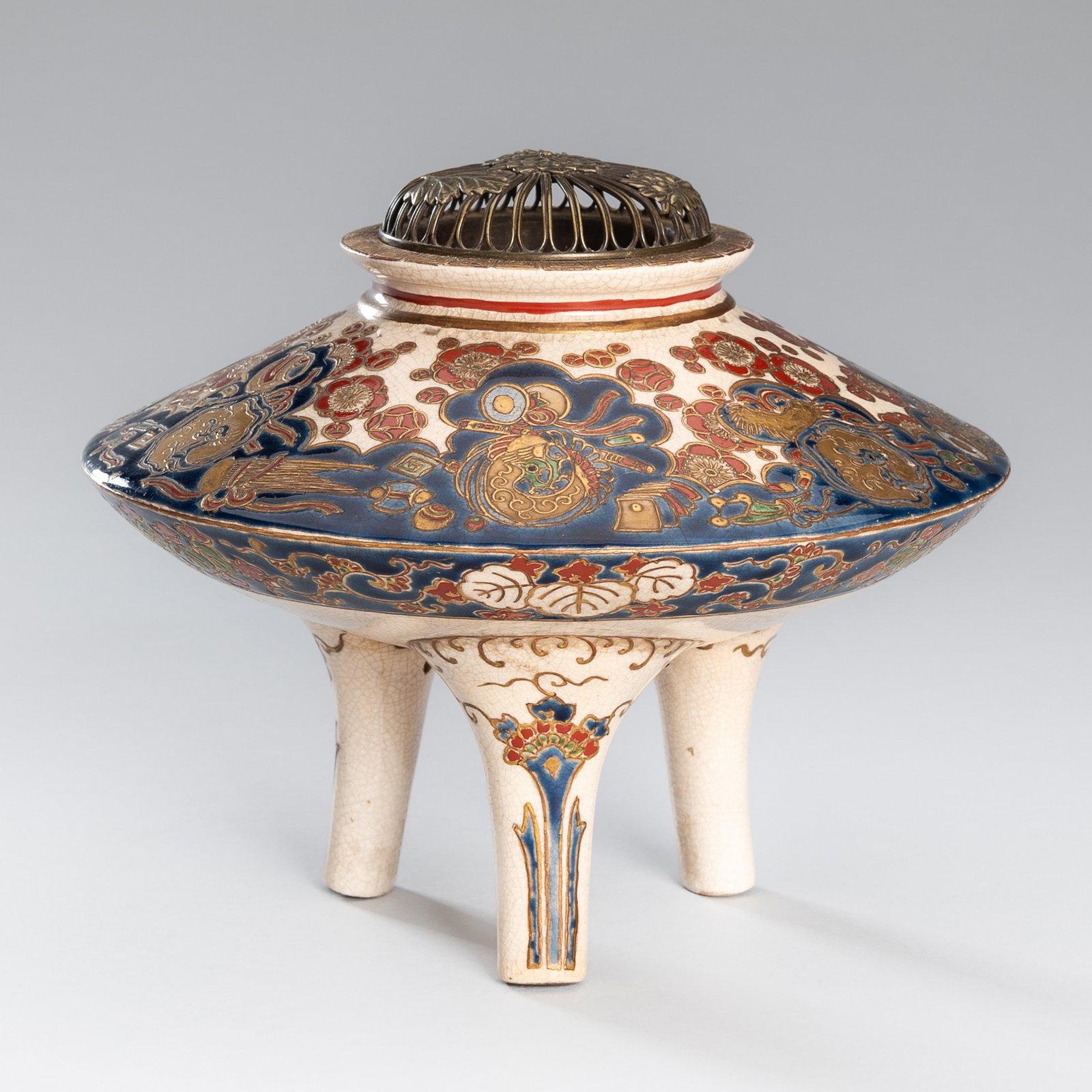 A SIGNED SATSUMA EARTHENWARE TRIPOD CENSER AND METAL COVER (1 of 12)