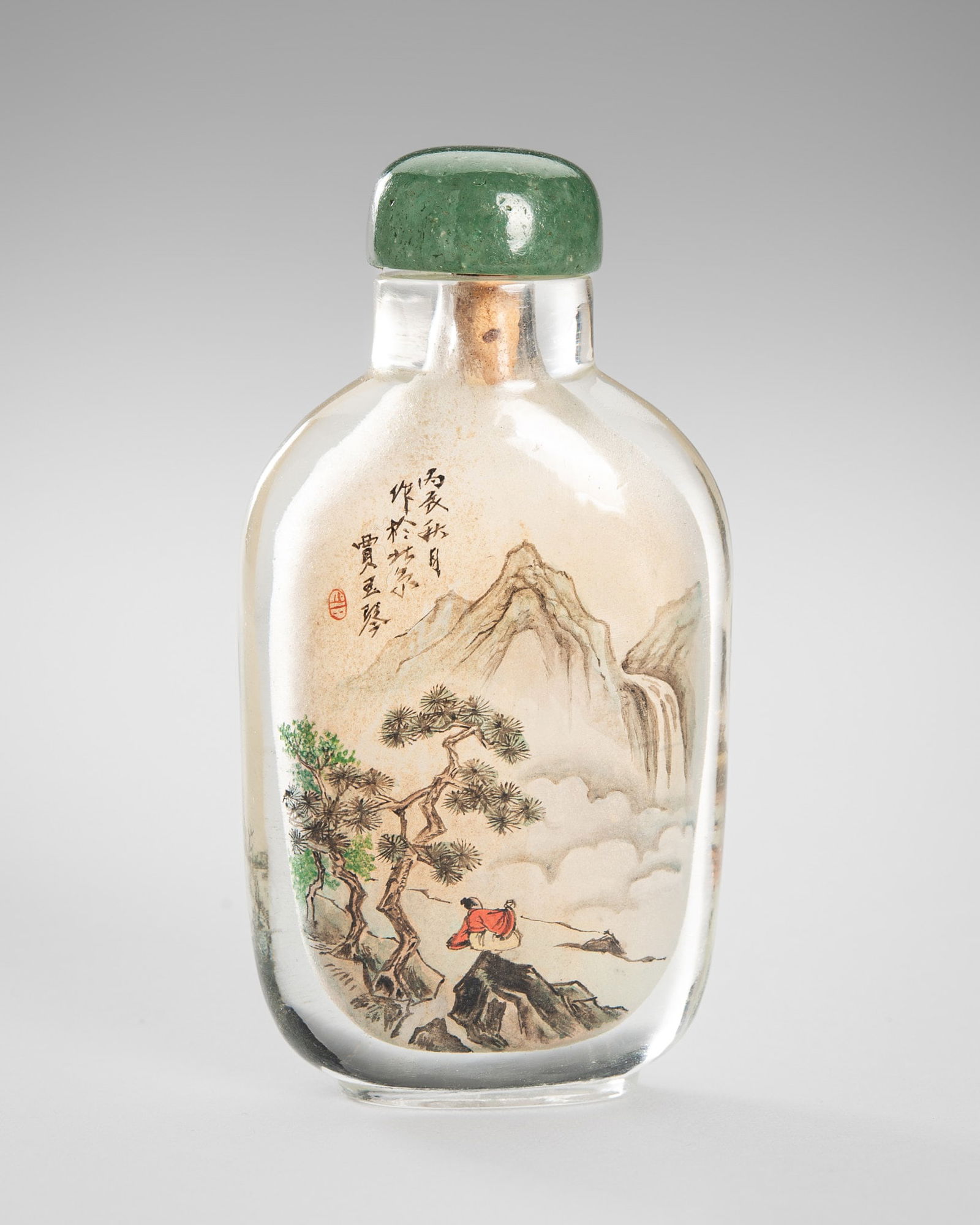 AN ARTIST SIGNED INSIDE-PAINTED GLASS 'PINE AND MOUNTAIN SCENERY' SNUFF BOTTLE (1 of 12)