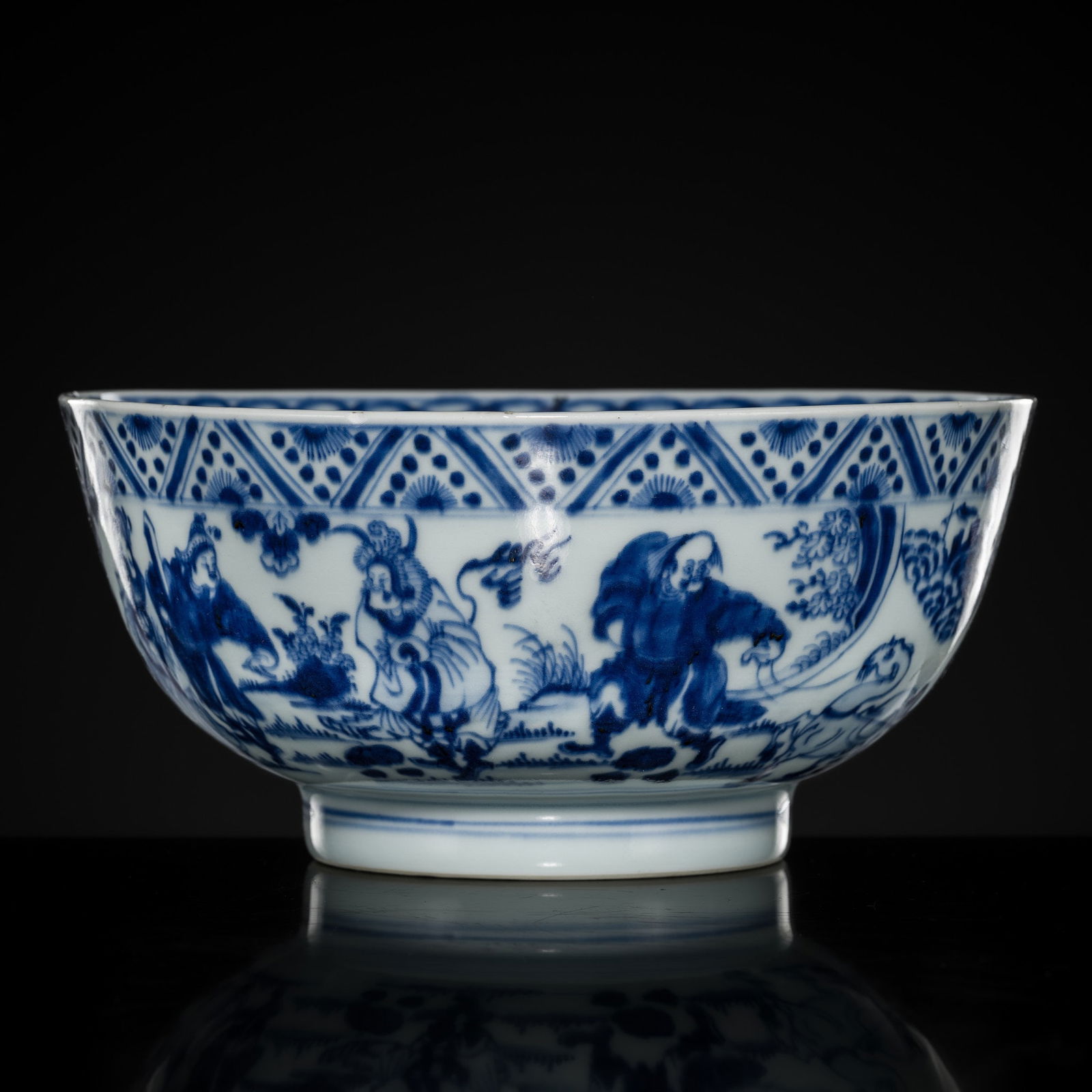 A BLUE AND WHITE 'TRIBUTE BEARERS' BOWL, KANGXI-YONGZHENG PERIOD (1 of 17)