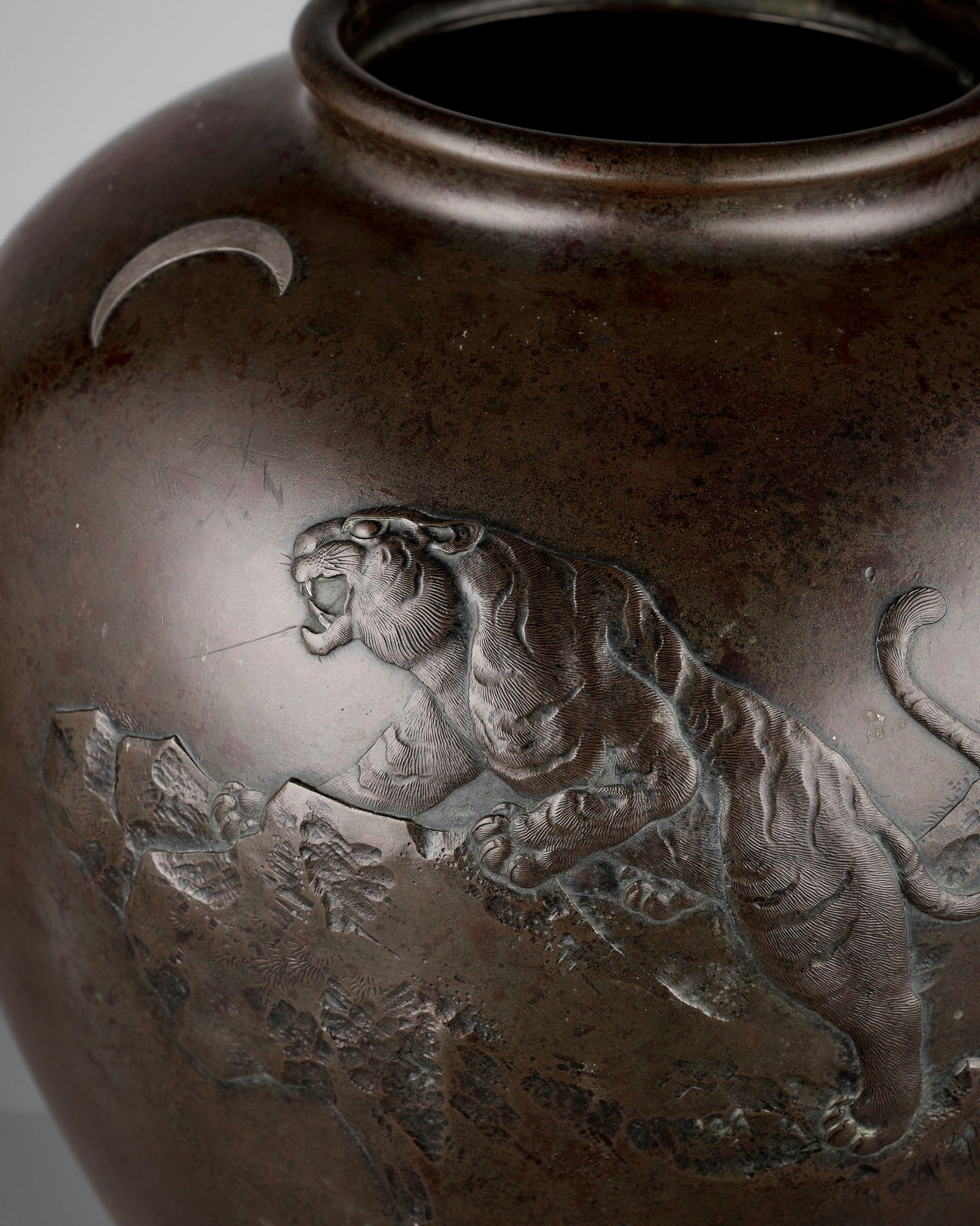 SEIGYOKU: A MASSIVE SILVER-INLAID BRONZE VASE WITH A TIGER AND CRESCENT MOON (1 of 9)